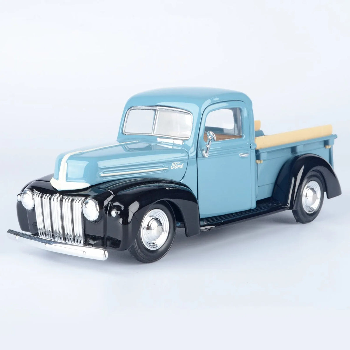 Ford jailbar Pickup Truck Die-Cast 1942-1947 1:24 product image 3