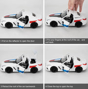 BMW Z4 1:24 diecast toy car opening detail