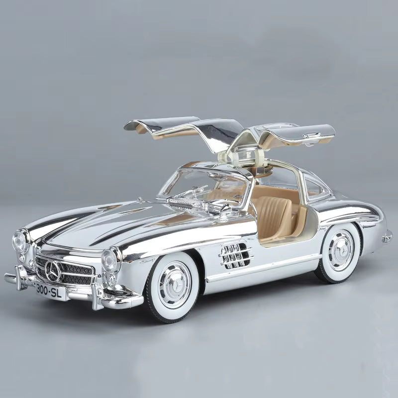 Mercedes-Benz 300 SL 1:24 diecast toy car side view