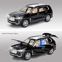 BMW X7 1:24 diecast toy car side view
