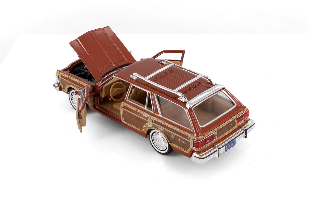 Vintage 1979 Chrysler 1:24 diecast toy car opening detail
