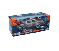 Vintage 1979 Chrysler 1:24 diecast toy car interior detail