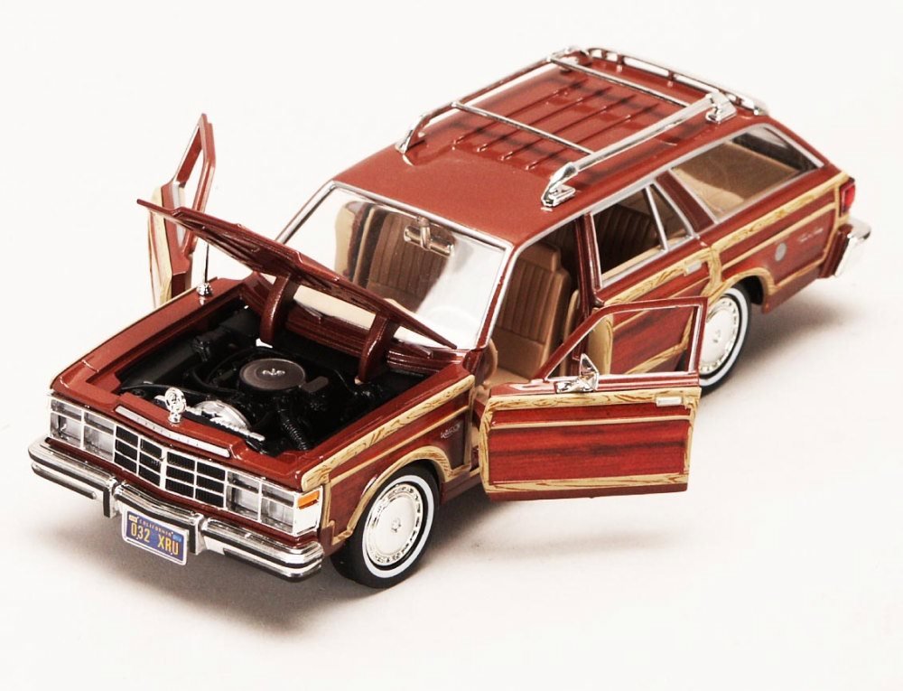 Vintage 1979 Chrysler 1:24 diecast toy car front angle view