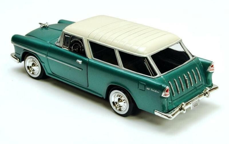 Chevy Nomad 1955 1:24 diecast toy car interior detail