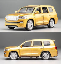 Toyota Land Cruiser 1:24 diecast toy car opening detail