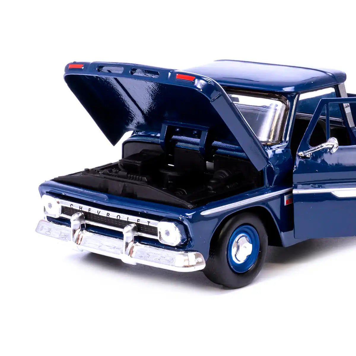 Chevrolet C10 Fleetside 1:24 diecast toy car side view