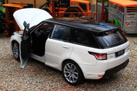 Range Rover Sport 1:24 diecast toy car opening detail