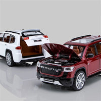 Toyota Land Cruiser Prado 1:24 diecast toy car front angle view