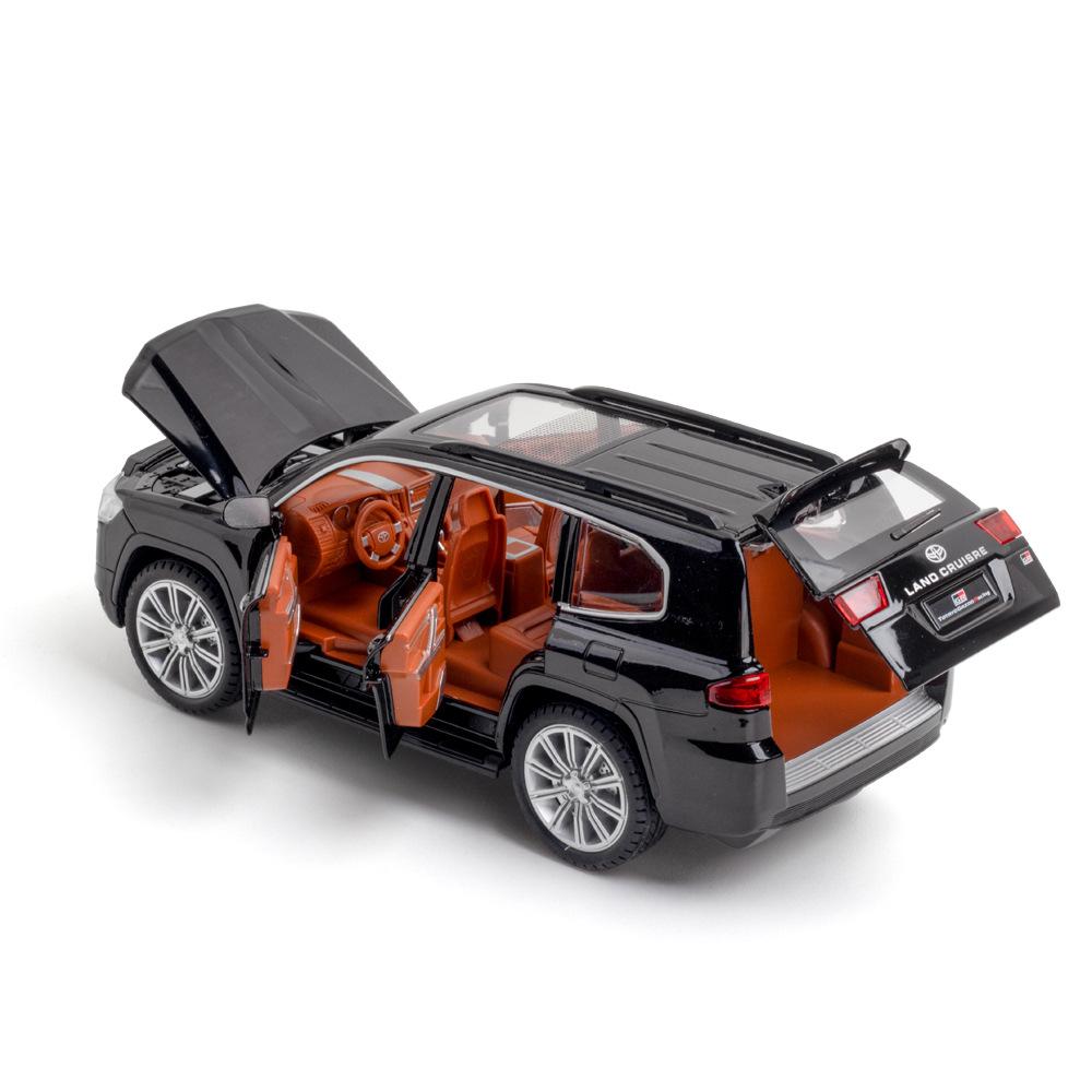 Toyota Land Cruiser Prado 1:24 diecast toy car display detail