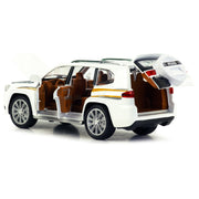 Toyota Land Cruiser Prado 1:24 diecast toy car interior detail