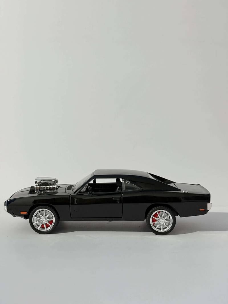 Dodge Charger 1:24 diecast toy car interior detail