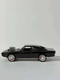 Dodge Charger 1:24 diecast toy car interior detail