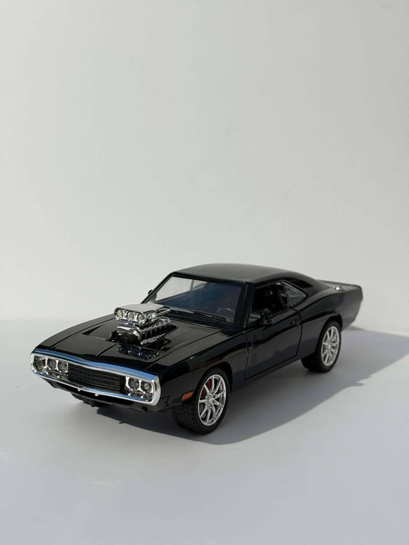 Dodge Charger 1:24 diecast toy car display detail