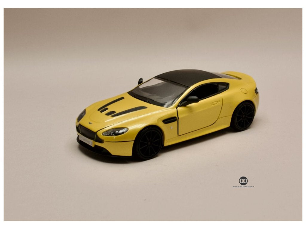 Aston Martin V12 Vantage S 1:24 diecast toy car opening detail