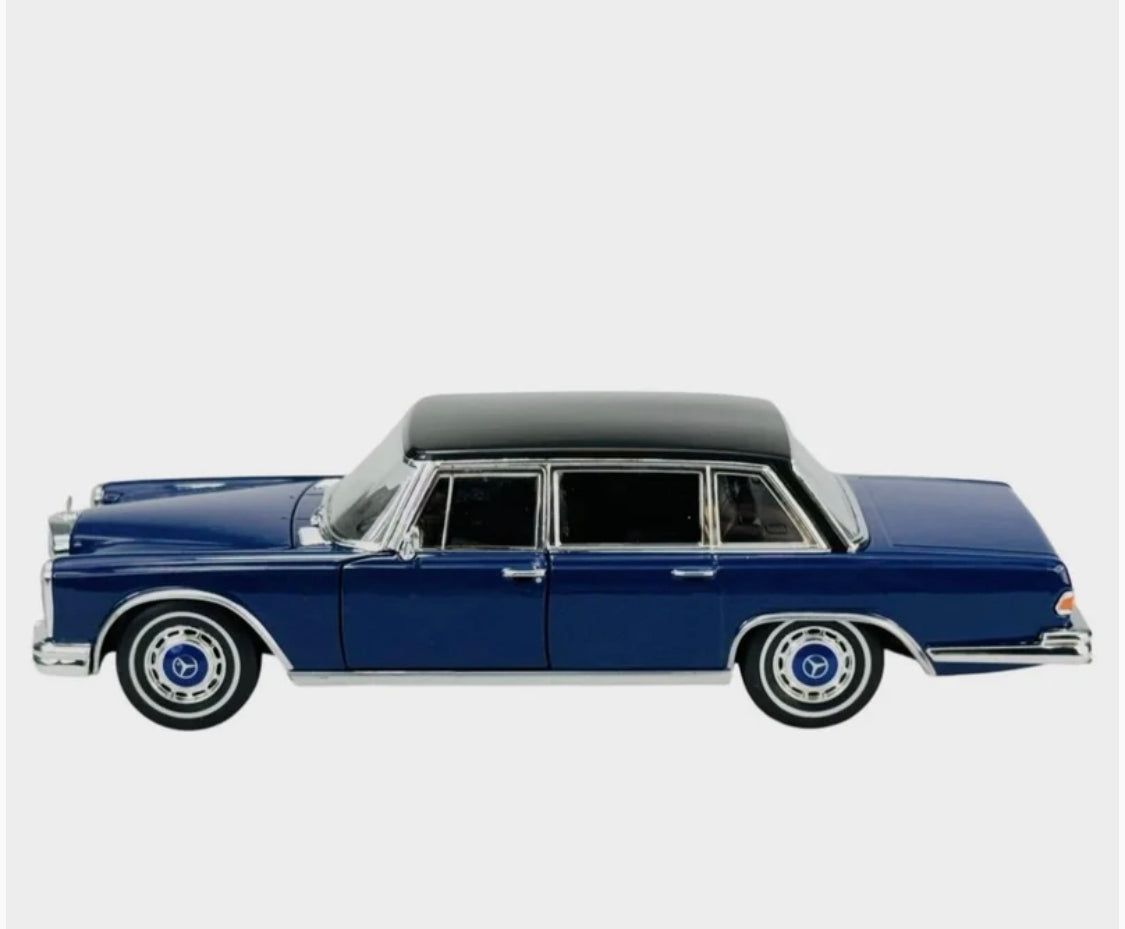 Vintage Mercedes 600 Pullman 1:24 diecast toy car rear angle view