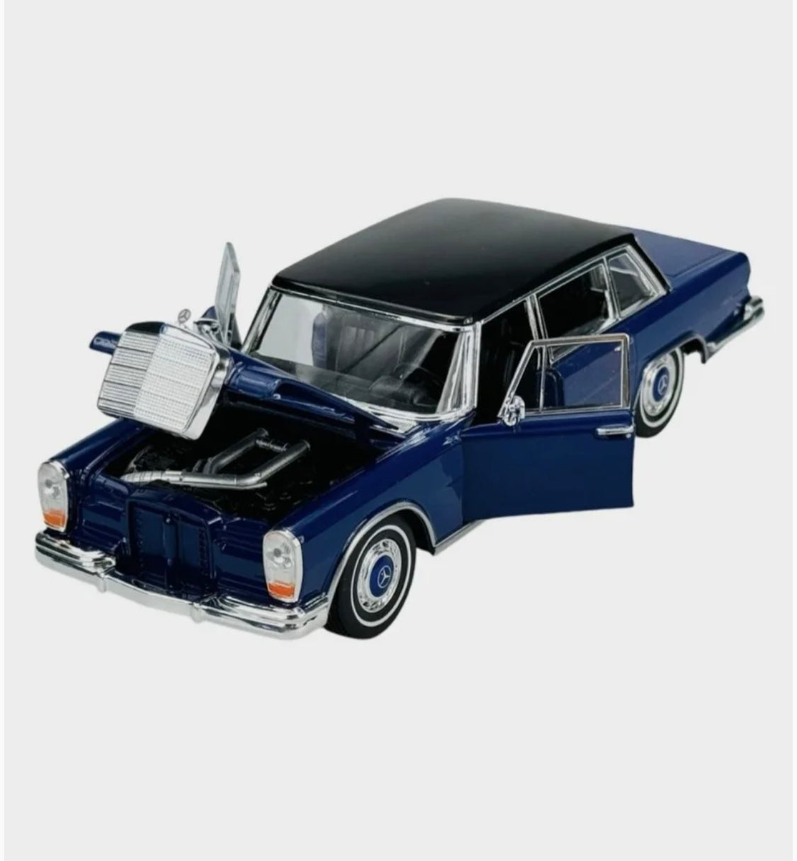 Vintage Mercedes 600 Pullman 1:24 diecast toy car front angle view