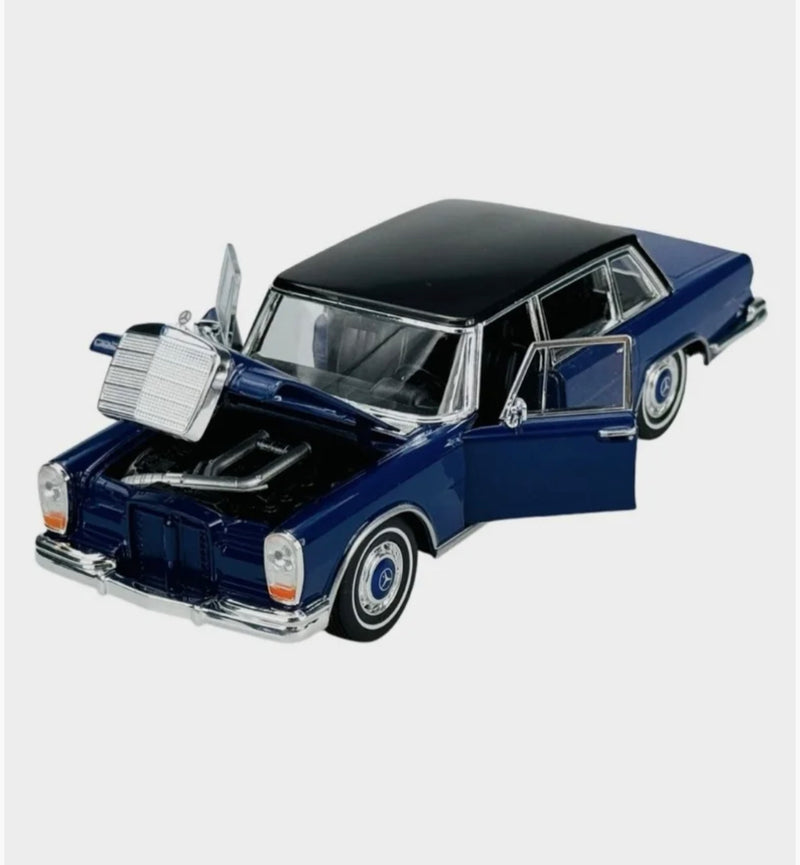 Vintage Mercedes 600 Pullman 1:24 diecast toy car front angle view