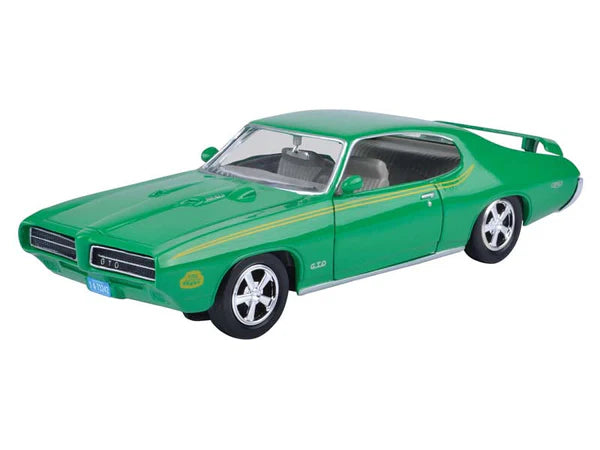 Pontiac GTO Judge 1:24 diecast toy car side view