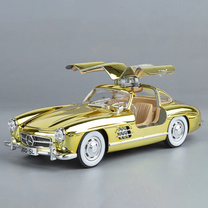 Mercedes-Benz 300 SL 1:24 diecast toy car top view