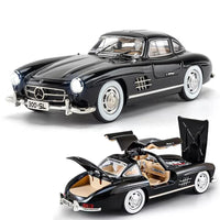Mercedes-Benz 300 SL 1:24 diecast toy car display detail
