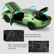 Dodge Challenger SRT Hellcat 1:24 diecast toy car interior detail