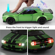 Dodge Challenger SRT Hellcat 1:24 diecast toy car opening detail
