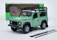 Land Rover Defender 90 1:24 diecast toy car front angle view