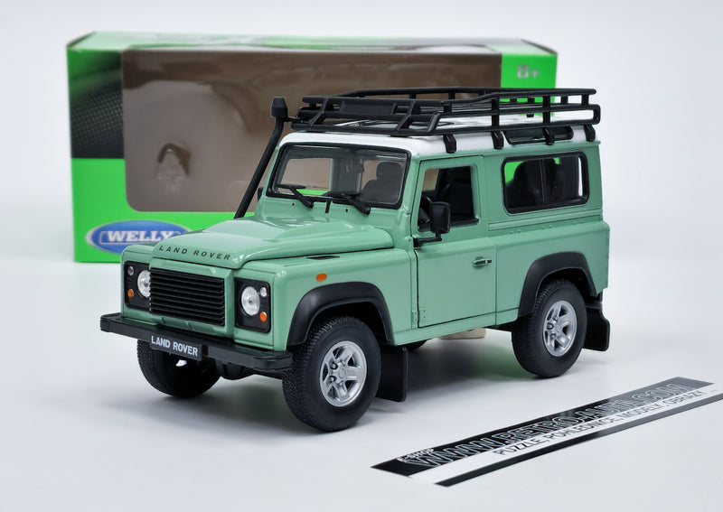 Land Rover Defender 90 1:24 diecast toy car front angle view
