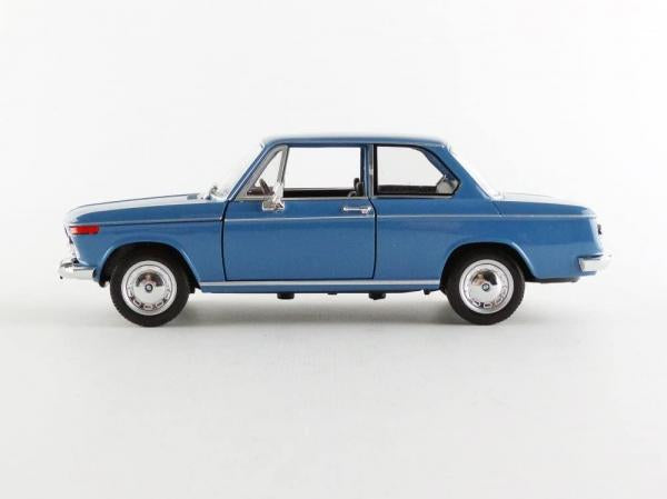 BMW 2002 TI 1966 1:24 Diecast Toy Car product image 2