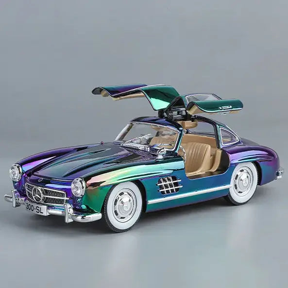 Mercedes-Benz 300 SL 1:24 diecast toy car packaging view