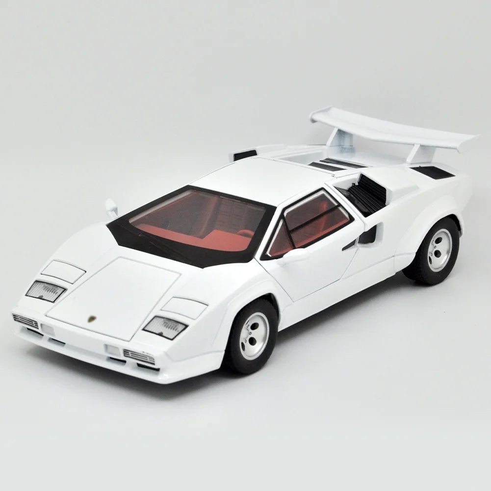 Lamborghini Countach LP 5000 QV 1:18 Die-Cast Model image 2