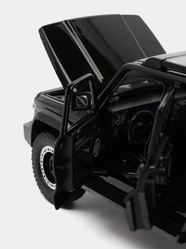 Tank 300 1:24 Diecast Toy SUV product image 4