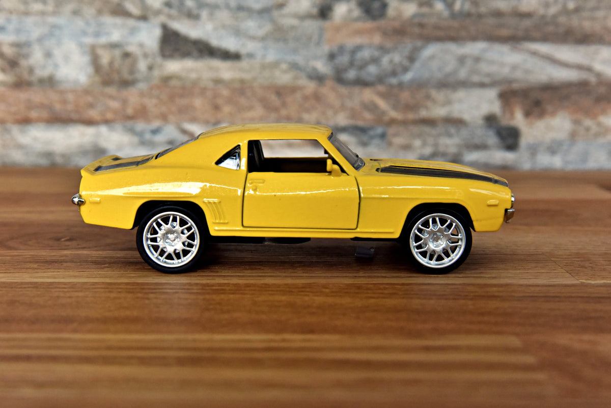 Chevrolet Camaro Z28 1969 1:24 Diecast Toy Car product image 4
