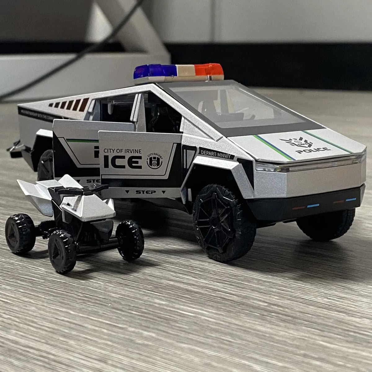 Police Cybertruck Metal Toy Car Set 1:24 image 6