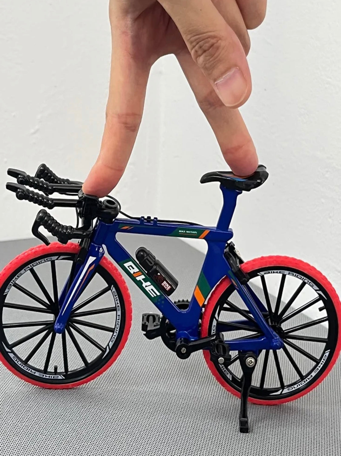 Mountain Bike Model 1:10 Scale Alloy product image 3