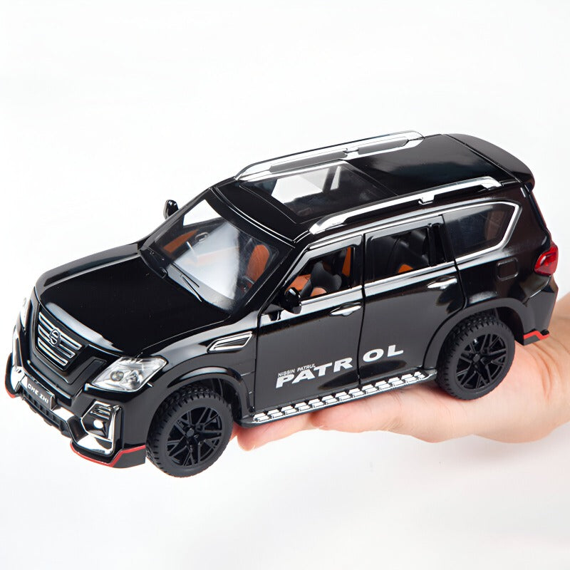 Black Nissan Patrol 1:24 diecast toy car interior detail