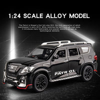 Black Nissan Patrol 1:24 diecast toy car opening detail