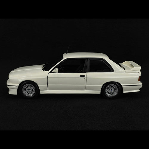 BMW M3 (E30) Die-Cast Model car 1987 1:24 product image 2