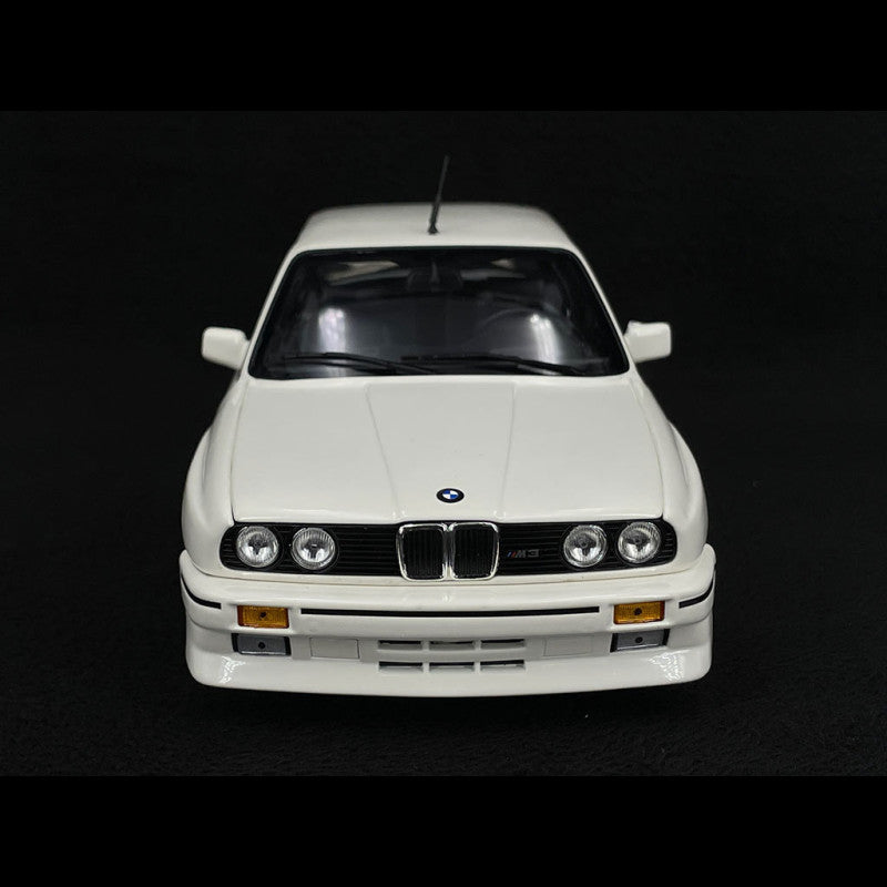 BMW M3 (E30) Die-Cast Model car 1987 1:24 product image 5